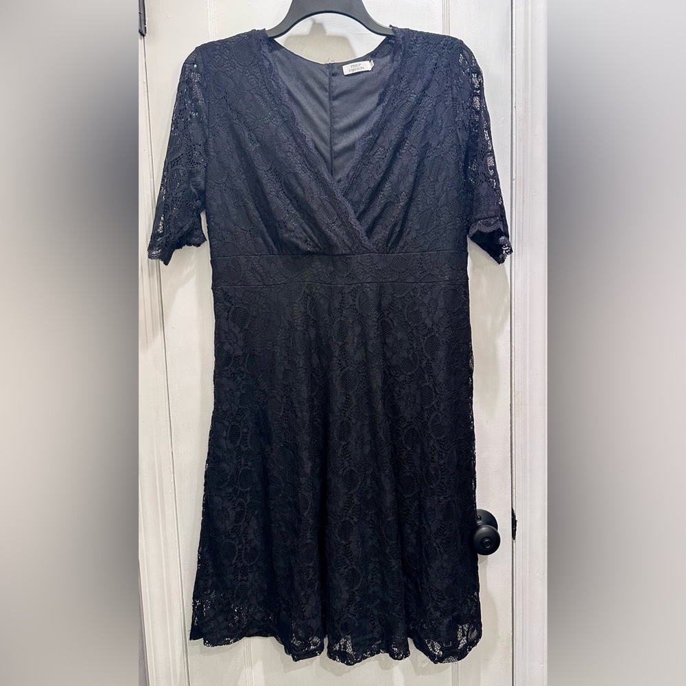 Elegant Black Lace Dress